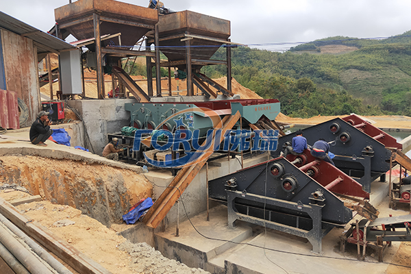 新疆重晶石選礦現(xiàn)場(chǎng) 新疆重晶石選礦現(xiàn)場(chǎng)